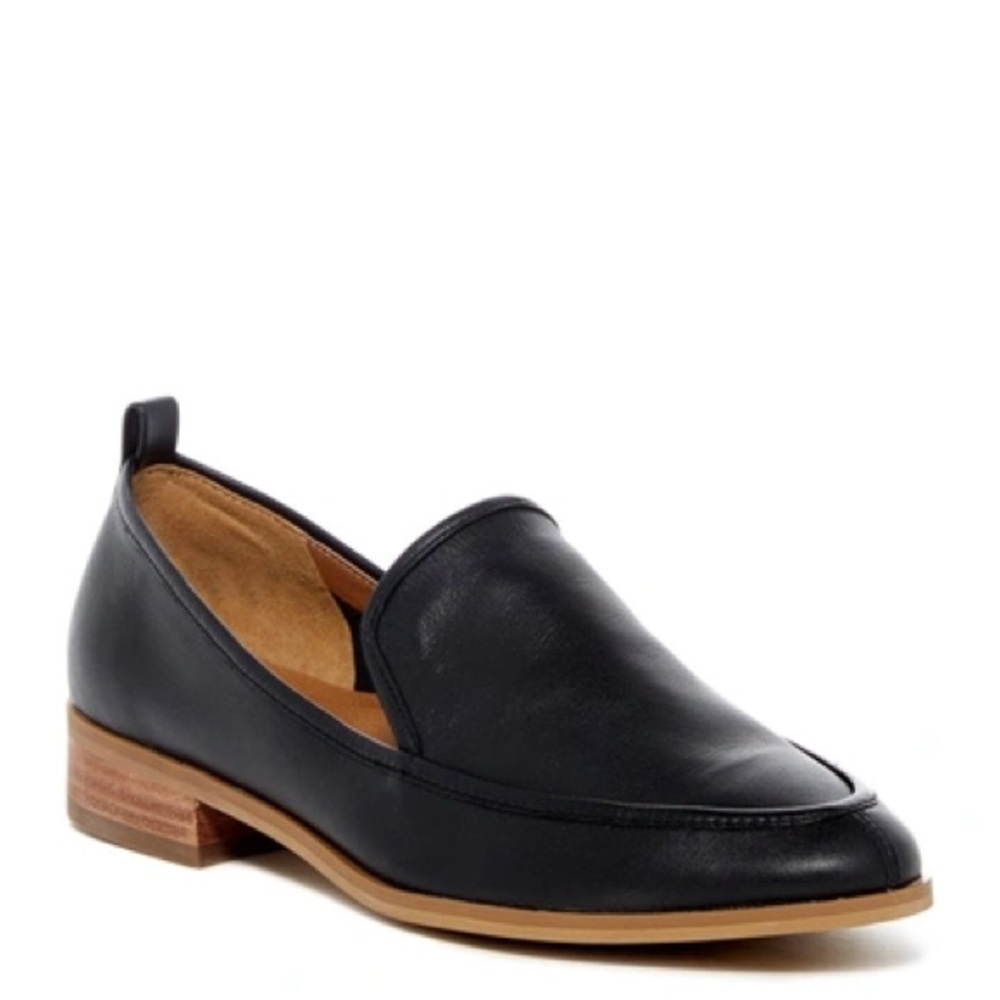 Women's Susina Kellen almond toe black leather loafers